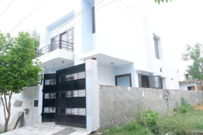 Serenity, Agra - Fully Serviced Home